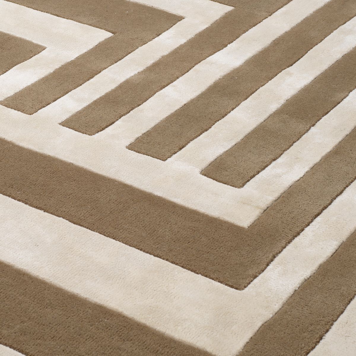 moderni klasika, interjero dizainas, klasika, elegancija, interjeras, kilimas radley, eichholtz, elegant home